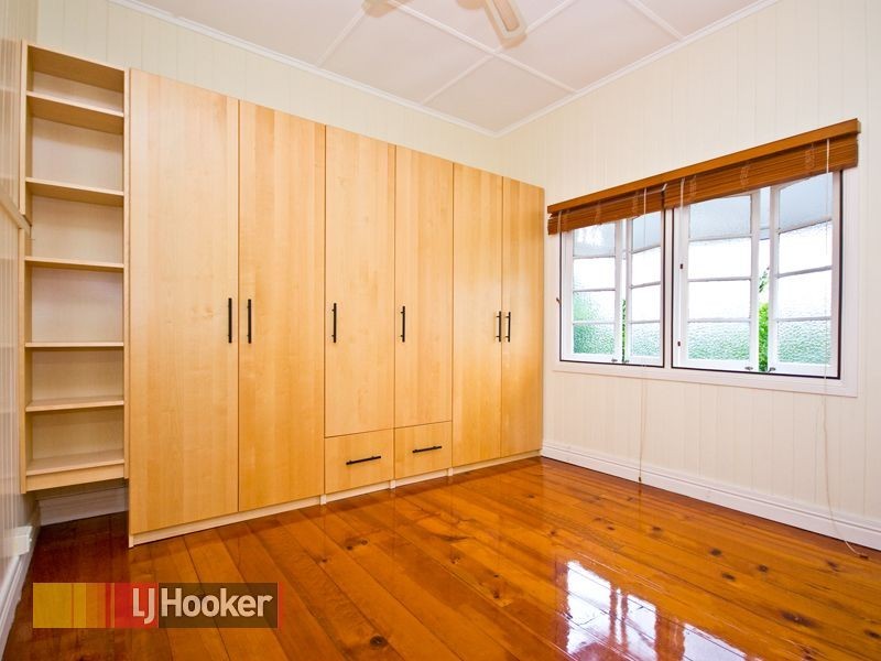 6 Cotton Street, Shorncliffe QLD 4017