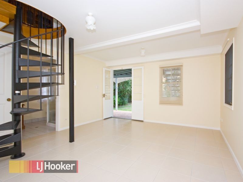 6 Cotton Street, Shorncliffe QLD 4017