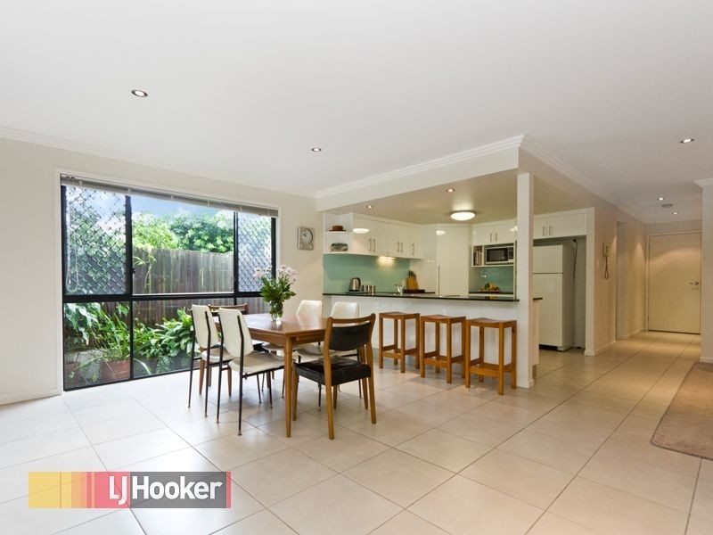 8 Watcombe Street, Wavell Heights QLD 4012
