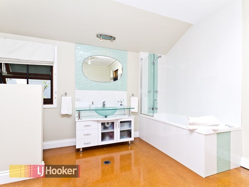 26 Gilpin Street, Shorncliffe QLD 4017