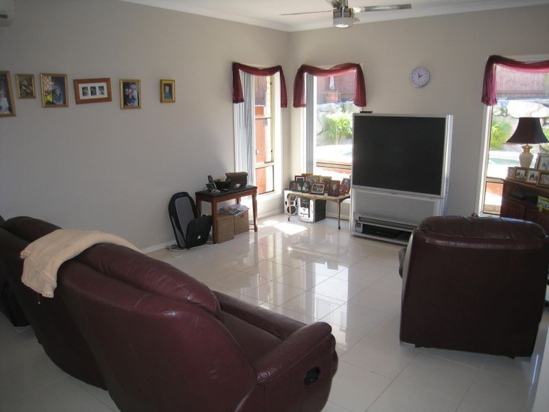 7 Whitecedar Circuit, North Lakes QLD 4509