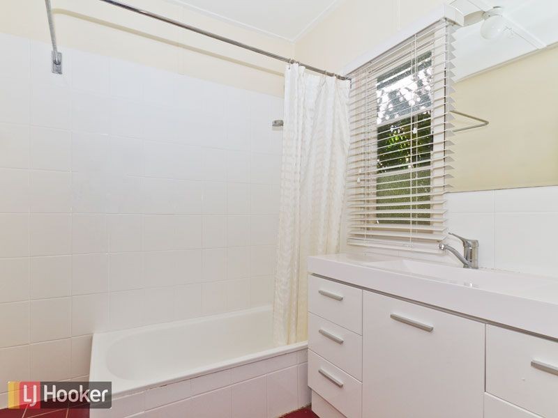 70 Burralong St, Deagon QLD 4017