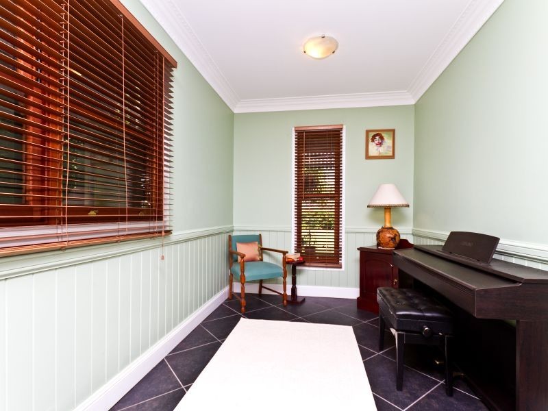 26 Gilpin Street, Shorncliffe QLD 4017