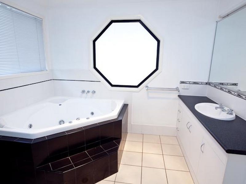 18 Jessica St, Nudgee QLD 4014