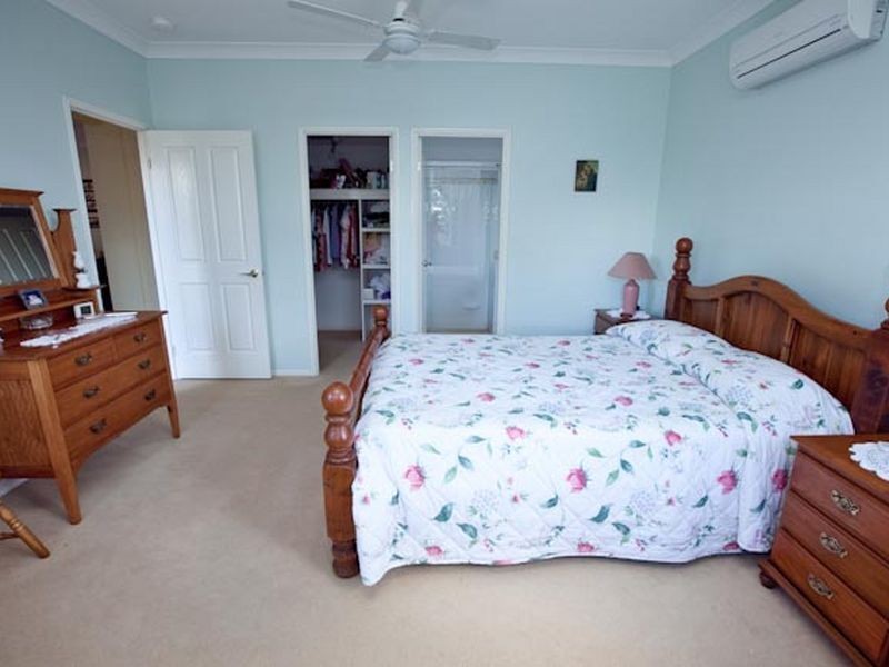 32 Pinnock Crescent, North Lakes QLD 4509