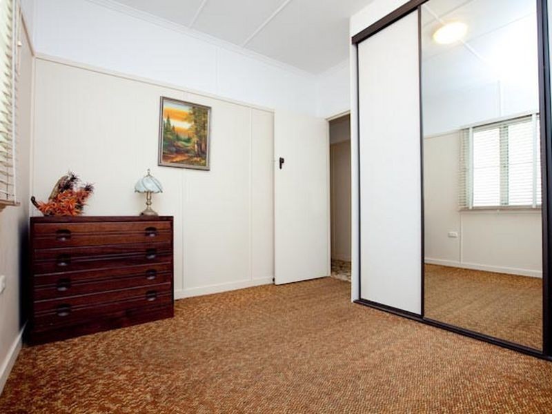 8 Nielson St, Chermside QLD 4032