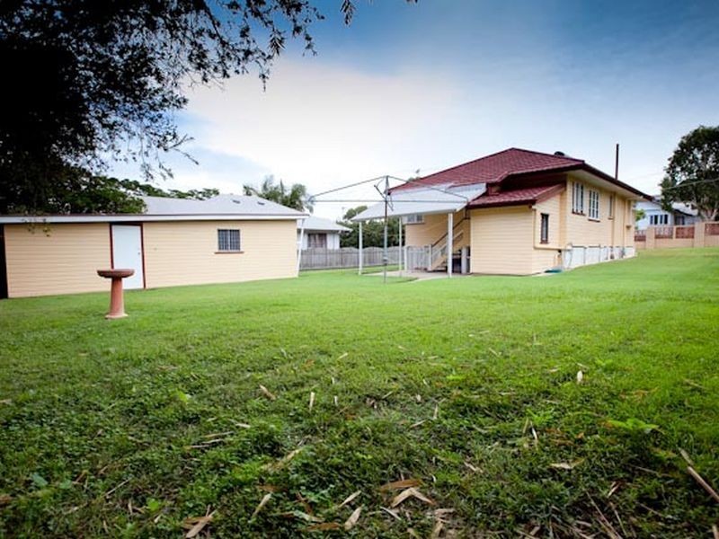 11 Yaralla Street, Chermside QLD 4032