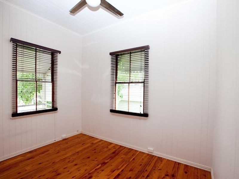 12 Beatham Street, Sandgate QLD 4017