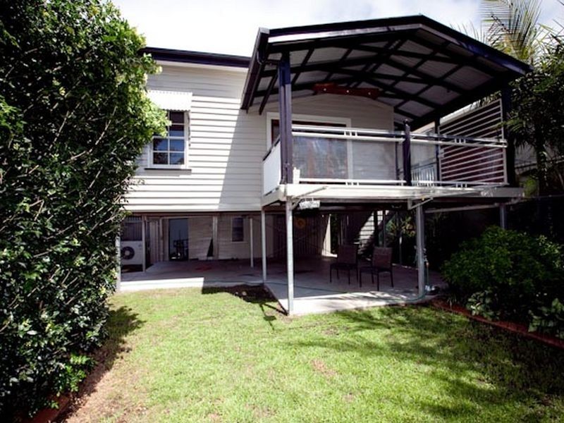 12 Beatham Street, Sandgate QLD 4017