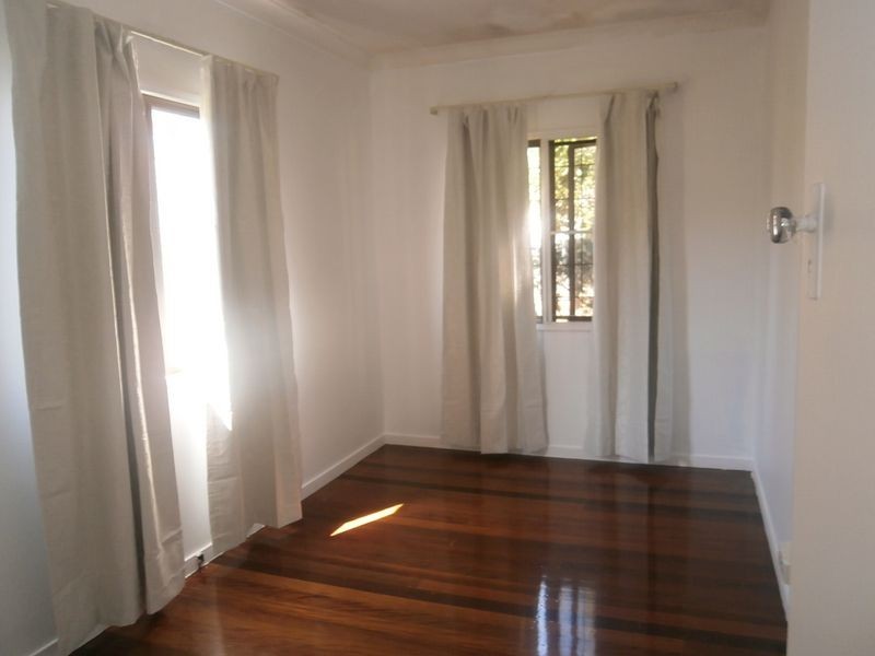 12 Curwen Tce, Chermside QLD 4032