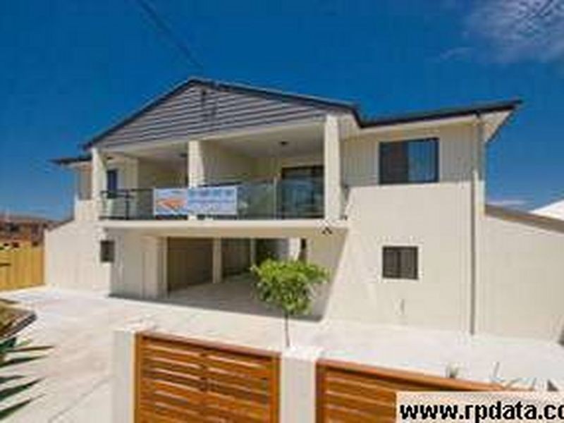 2/18 Seeney Street, Zillmere QLD 4034