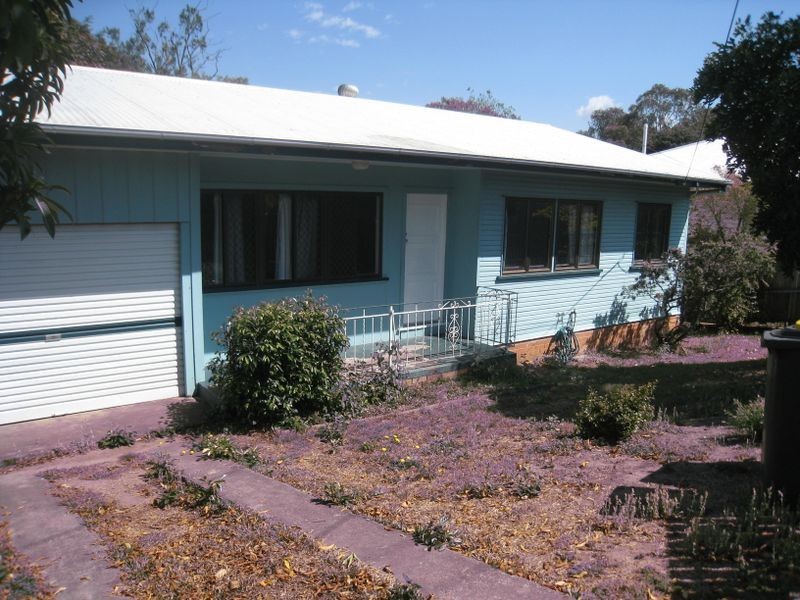12 Curwen Tce, Chermside QLD 4032