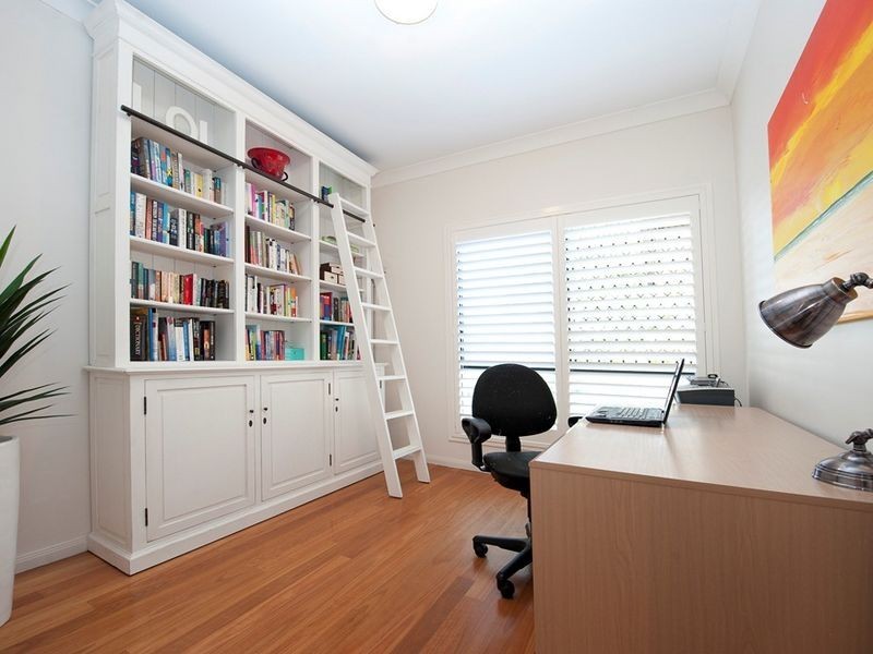 18 Voyager Circuit, Bridgeman Downs QLD 4035