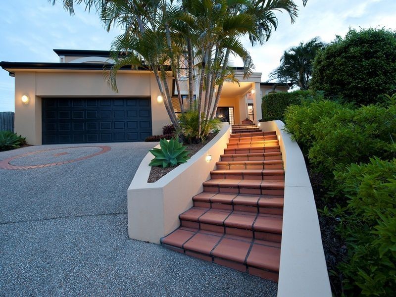 18 Voyager Circuit, Bridgeman Downs QLD 4035