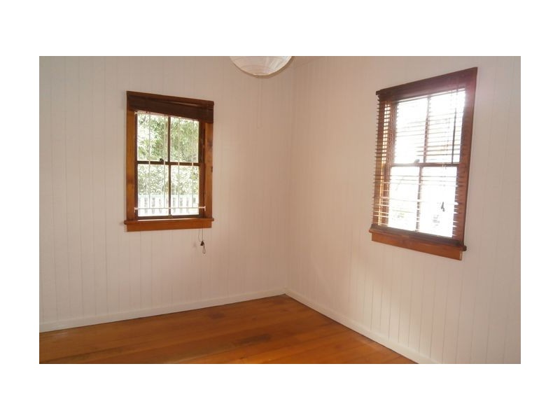 8 Kedron Street, Kedron QLD 4031