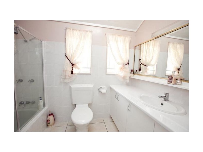 190 Hamilton Rd, Wavell Heights QLD 4012