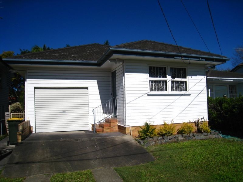 42 Sparkes Street, Chermside QLD 4032