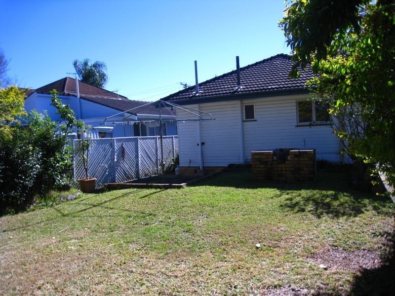 42 Sparkes Street, Chermside QLD 4032