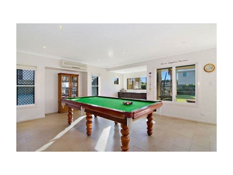 4 Cremorne Place, Brighton QLD 4017