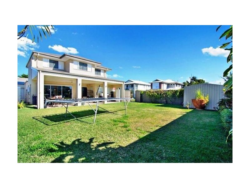 4 Cremorne Place, Brighton QLD 4017