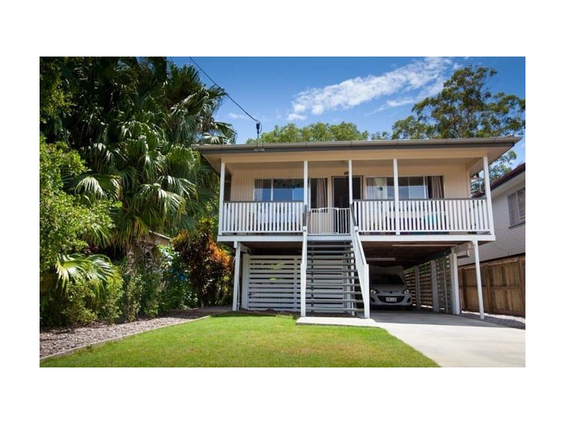 73 Connaught Street, Sandgate QLD 4017
