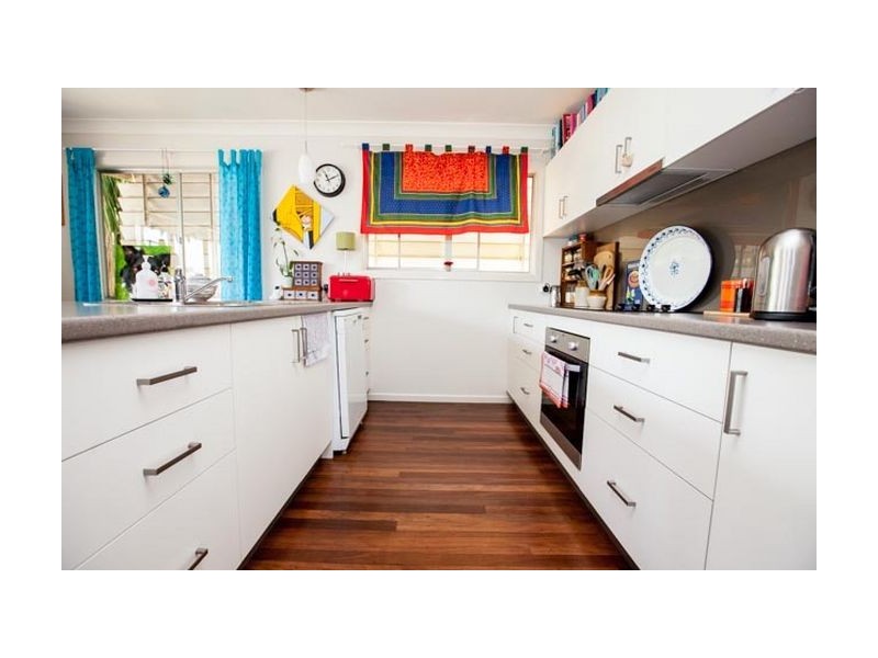 73 Connaught Street, Sandgate QLD 4017