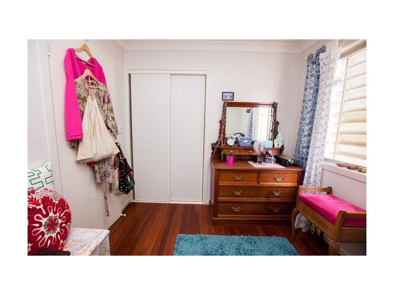 73 Connaught Street, Sandgate QLD 4017