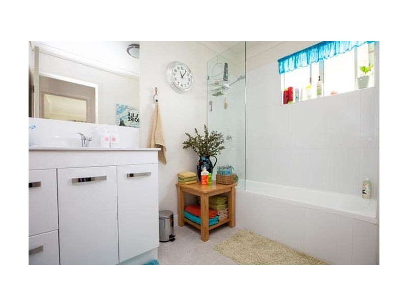 73 Connaught Street, Sandgate QLD 4017