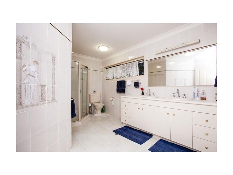 21 Saturn Crescent, Bridgeman Downs QLD 4035