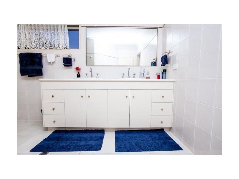 21 Saturn Crescent, Bridgeman Downs QLD 4035