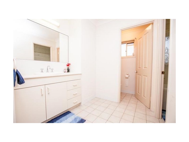 21 Saturn Crescent, Bridgeman Downs QLD 4035