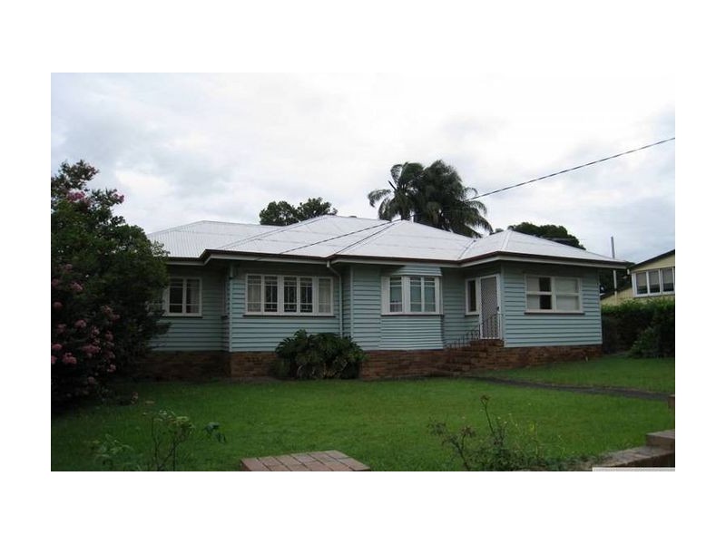17 Hall Street, Chermside QLD 4032