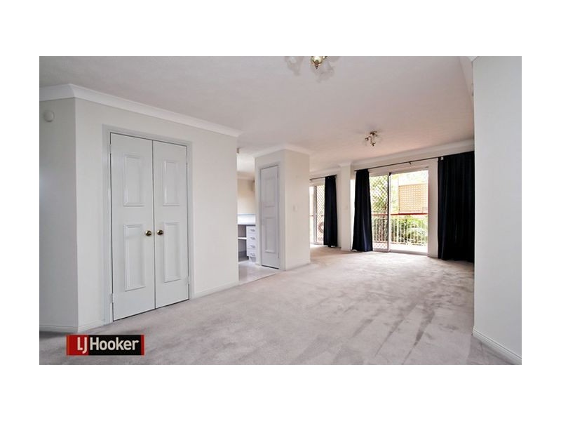 2/26 Hilltop Avenue, Chermside QLD 4032