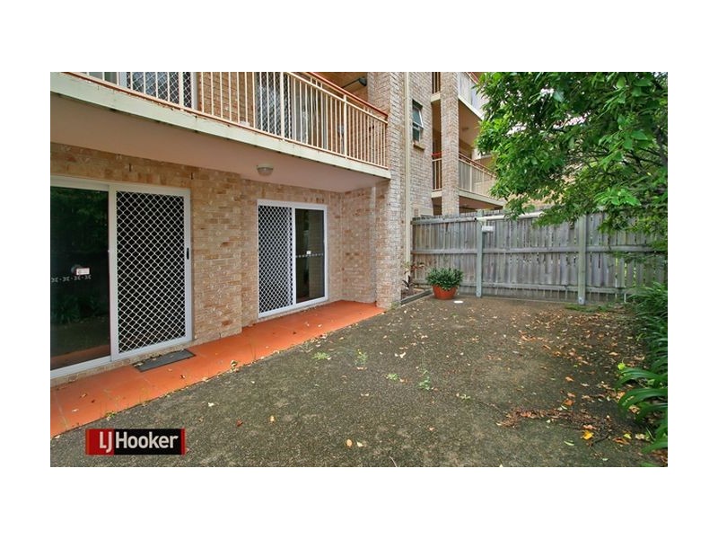2/26 Hilltop Avenue, Chermside QLD 4032