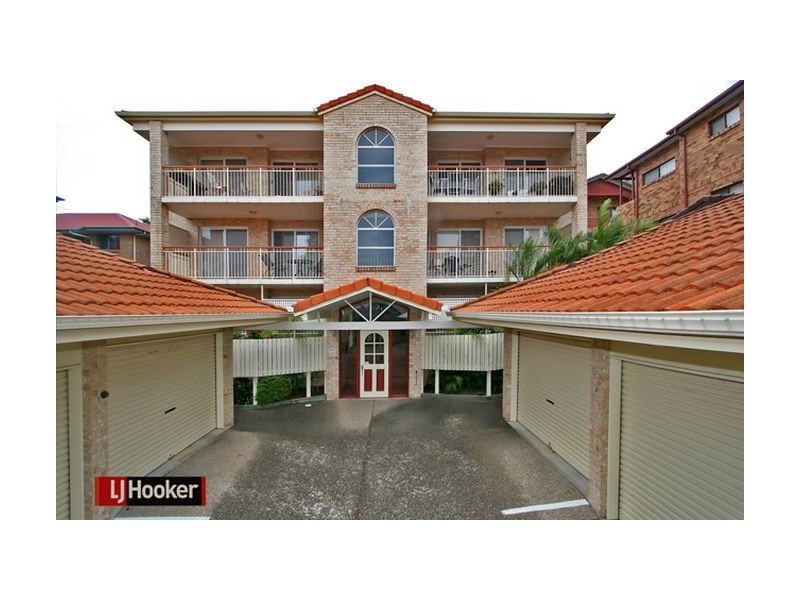 2/26 Hilltop Avenue, Chermside QLD 4032