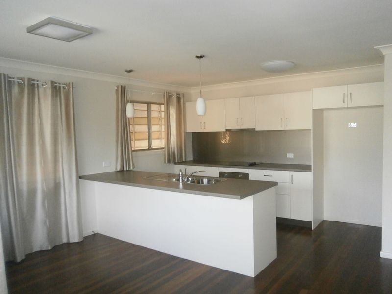 73 Connaught Street, Sandgate QLD 4017