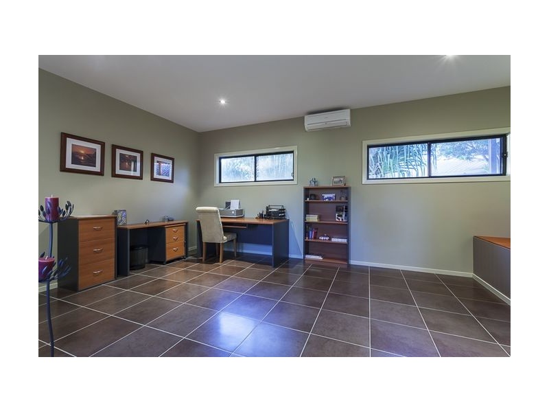 91 Coondooroopa Drive, Macleay Island QLD 4184