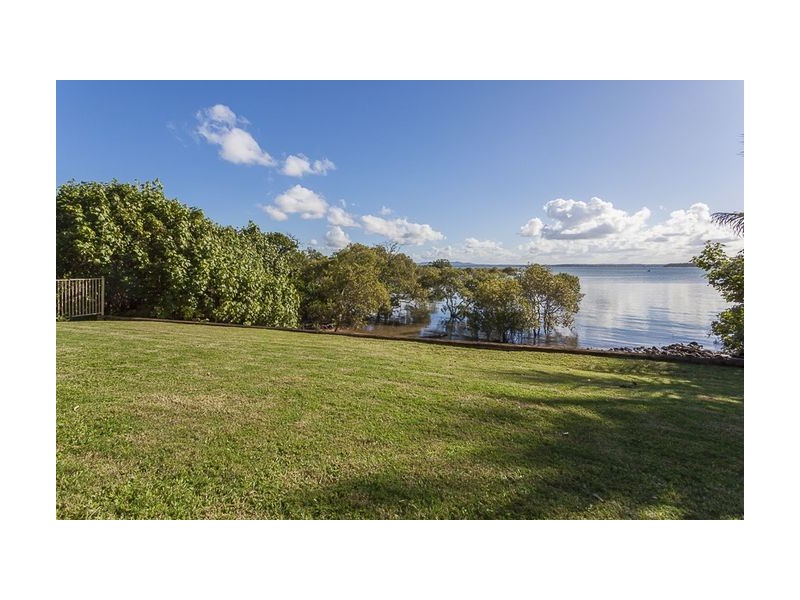 91 Coondooroopa Drive, Macleay Island QLD 4184