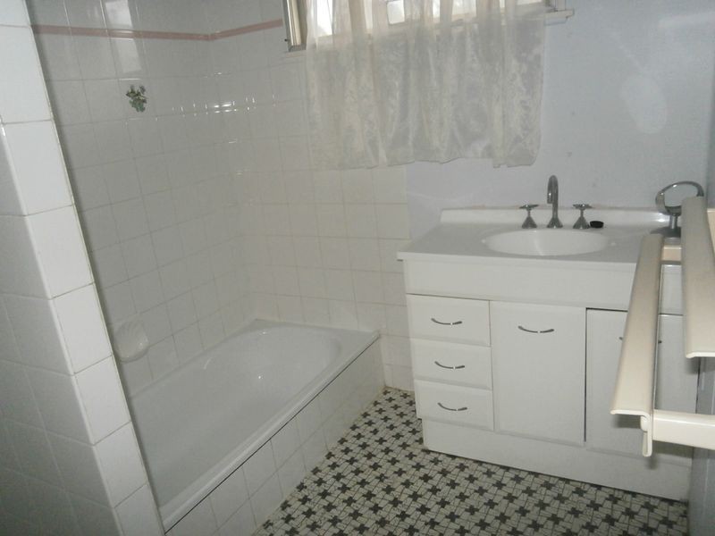 Upstairs/2 Milliner Street, Nudgee QLD 4014