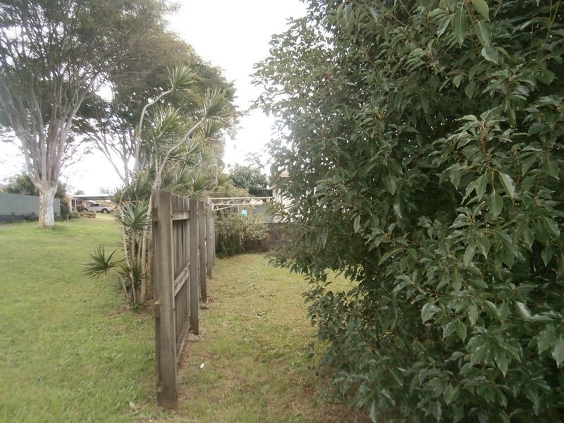 Upstairs/2 Milliner Street, Nudgee QLD 4014