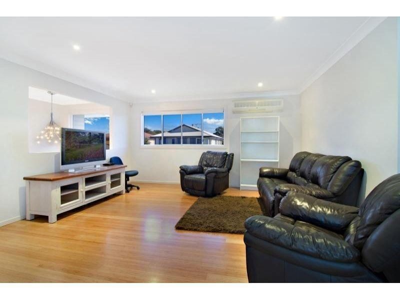 4 Cremorne Place, Brighton QLD 4017