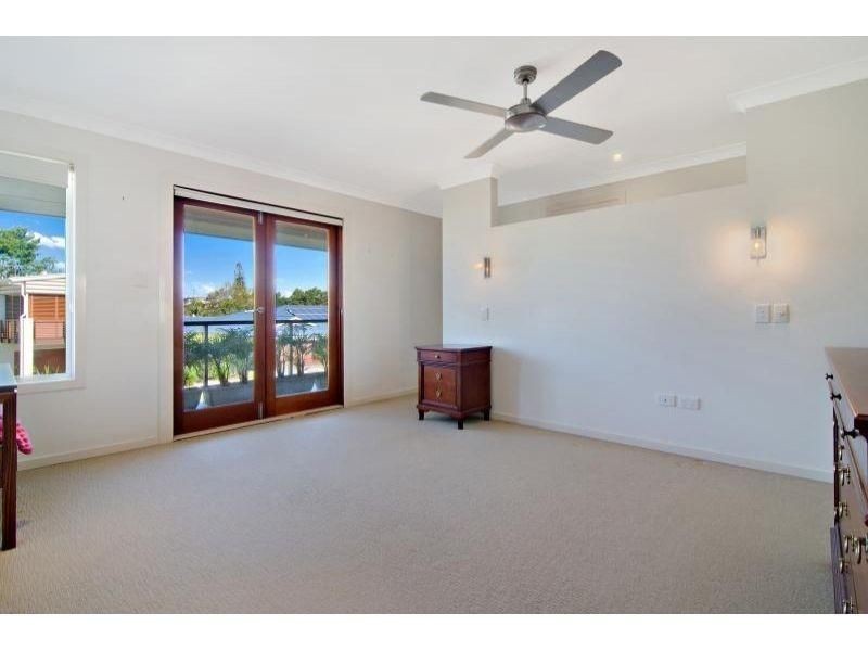 4 Cremorne Place, Brighton QLD 4017