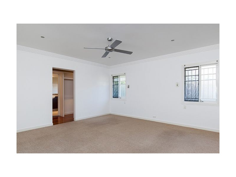 32 Zeehan Street, Wavell Heights QLD 4012