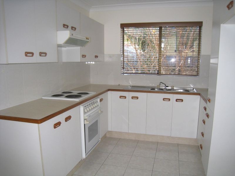 2/87 Farnell Street, Chermside QLD 4032