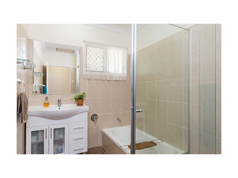 12 Lindale Street, Chermside West QLD 4032