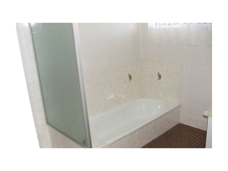 24 Wallace Street, Chermside QLD 4032