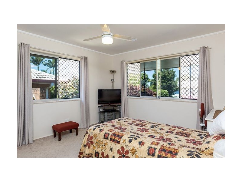 1 Julia Street, Clontarf QLD 4019