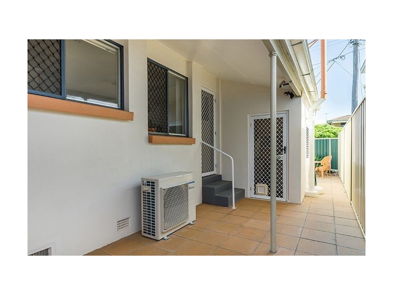 1 Julia Street, Clontarf QLD 4019