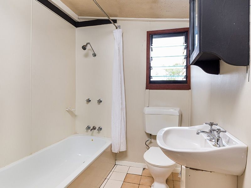 87 Blackwood Road, Deagon QLD 4017