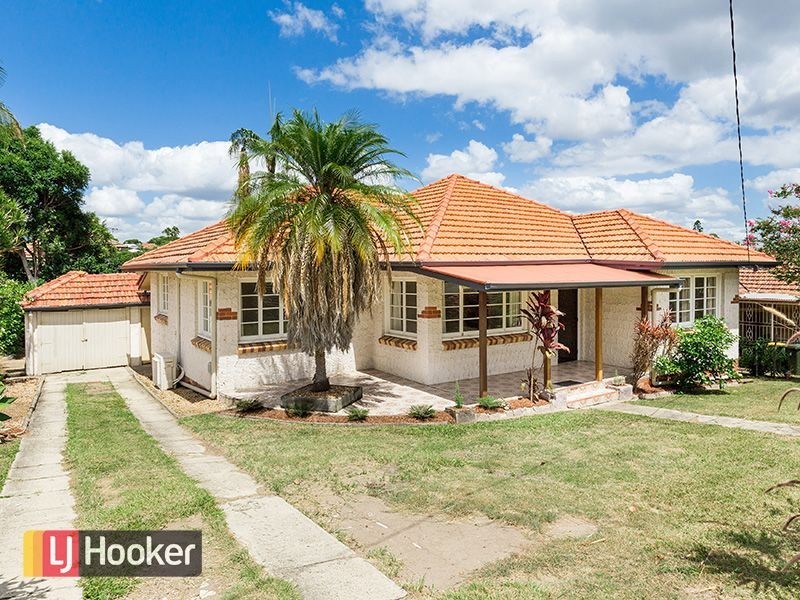 126 Hamilton Road, Wavell Heights QLD 4012